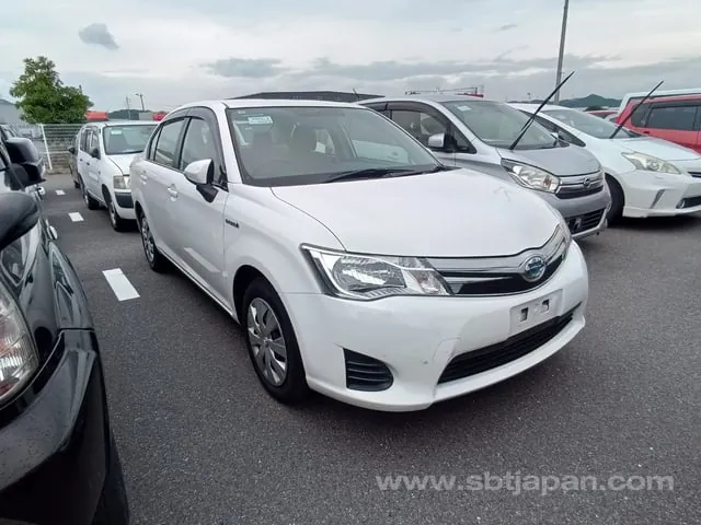 Toyota Corolla Axio Hybrid
