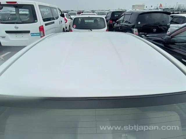 Toyota Corolla Axio Hybrid 2015 photo 5