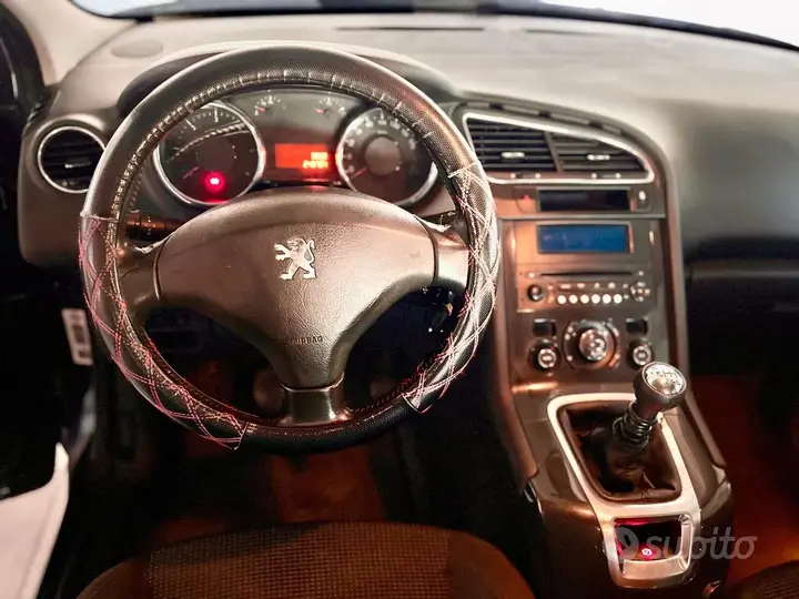 Peugeot 5008 2012 photo 5