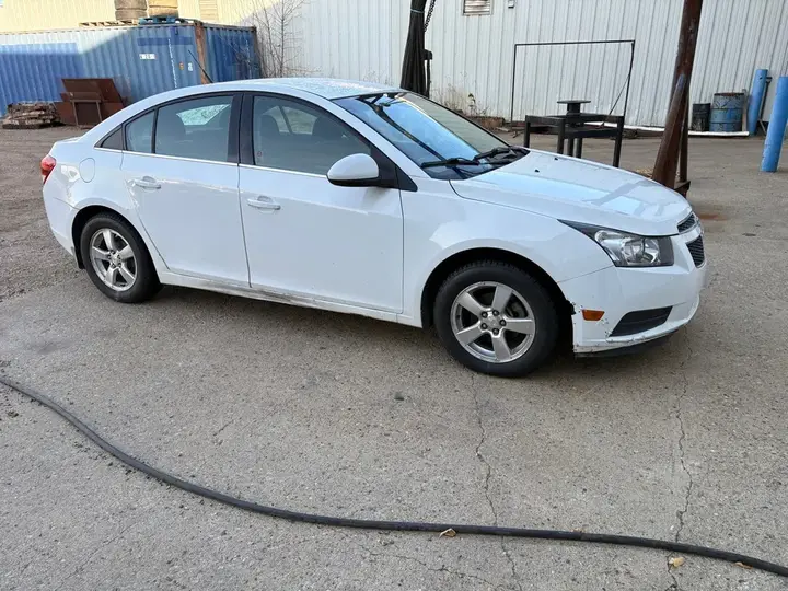 Chevrolet Cruze 2011 photo 2