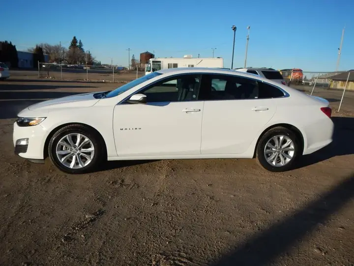 Chevrolet Malibu 2024 photo 2