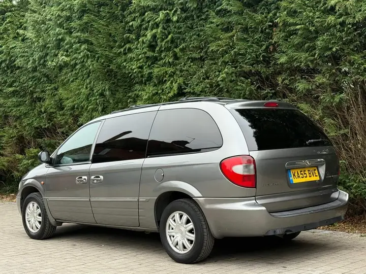 Chrysler Grand Voyager 2006 photo 2
