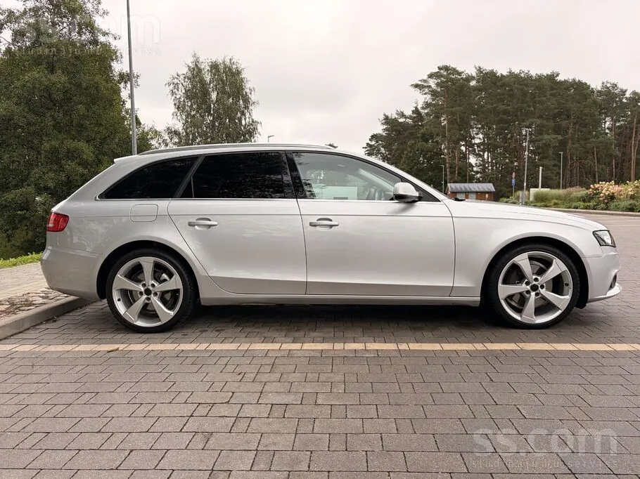 Audi A4 Avant 2010 photo 4