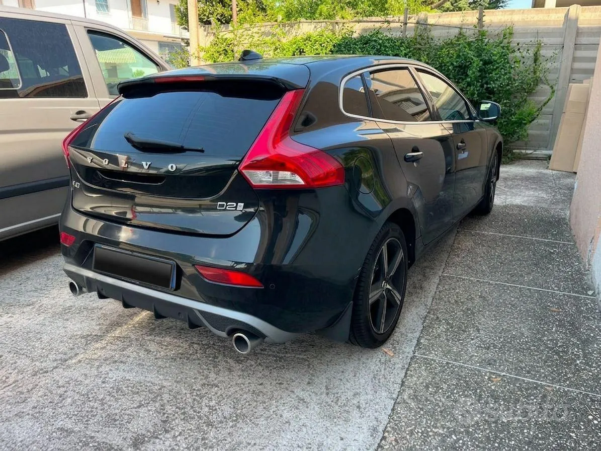 Volvo V40 2017 photo 2