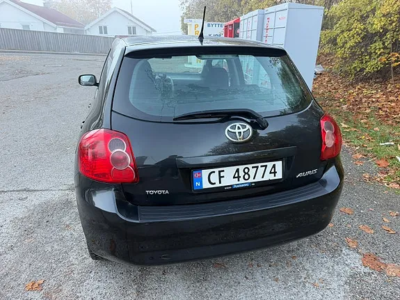 Toyota Auris 2009 photo 5