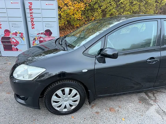 Toyota Auris 2009 photo 3