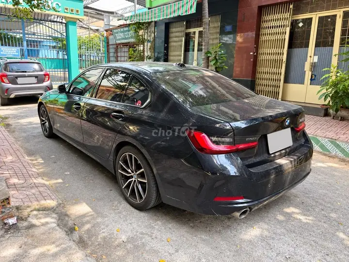 BMW 3 Series 2023 photo 3