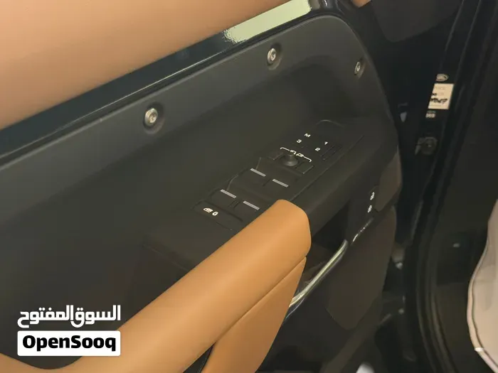 Land Rover Defender 2026 photo 4
