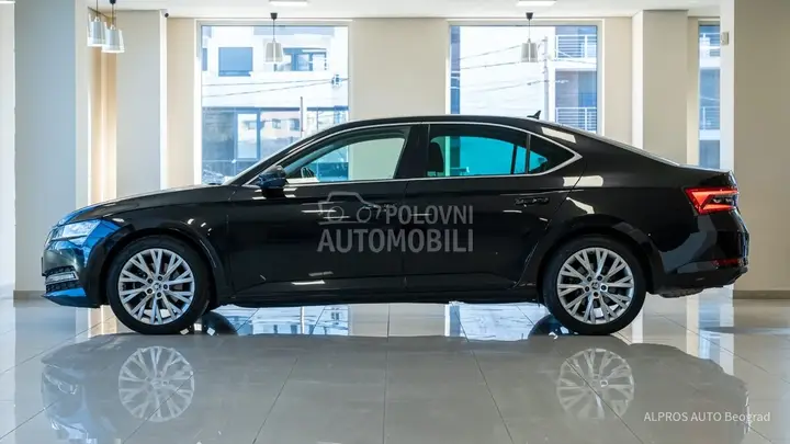 Skoda Superb 2022 photo 2