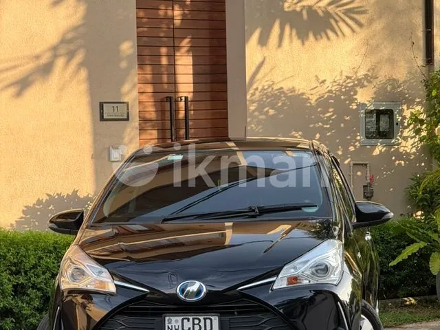 Toyota Vitz 2017 photo 3