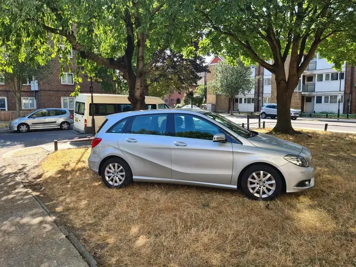 Mercedes-Benz B-Class 2012 photo 5