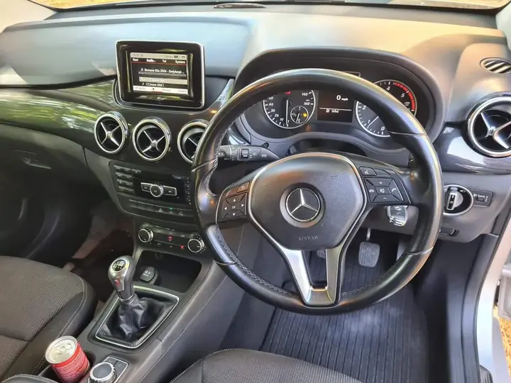 Mercedes-Benz B-Class 2012 photo 4