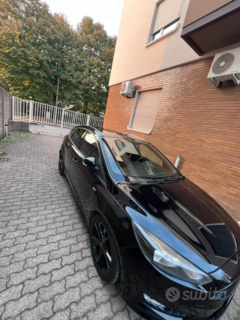 Ford Focus 2016 photo 2