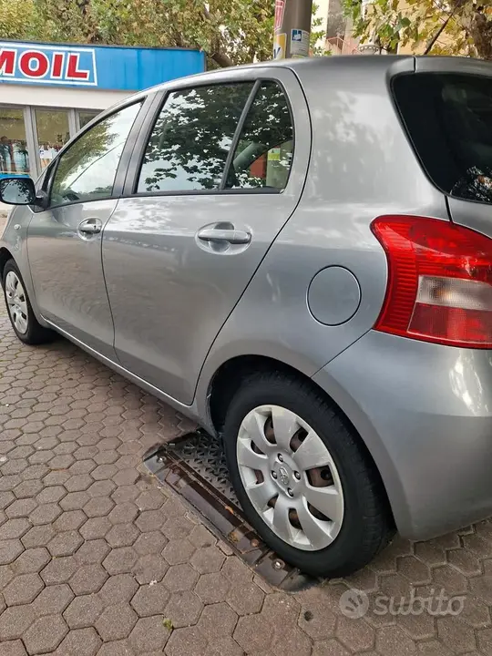 Toyota Yaris 2006 photo 3