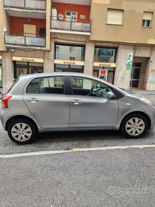 Toyota Yaris 2006 photo 2