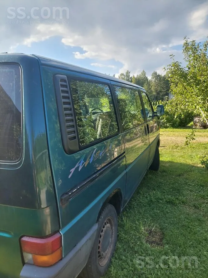 Volkswagen Multivan 1996 photo 3