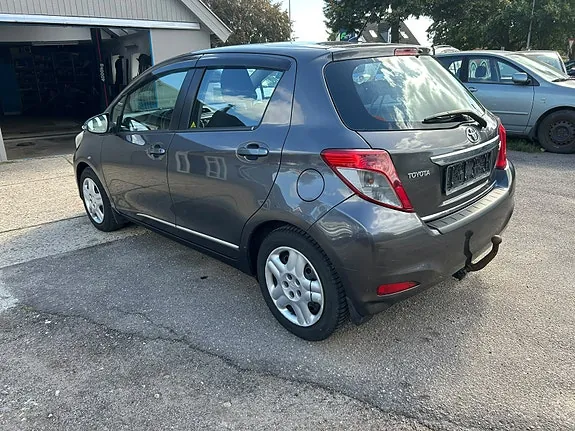 Toyota Yaris 2012 photo 3