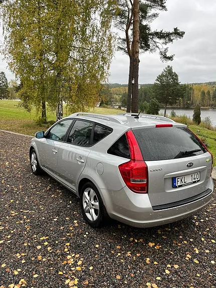 Kia Ceed 2011 photo 3