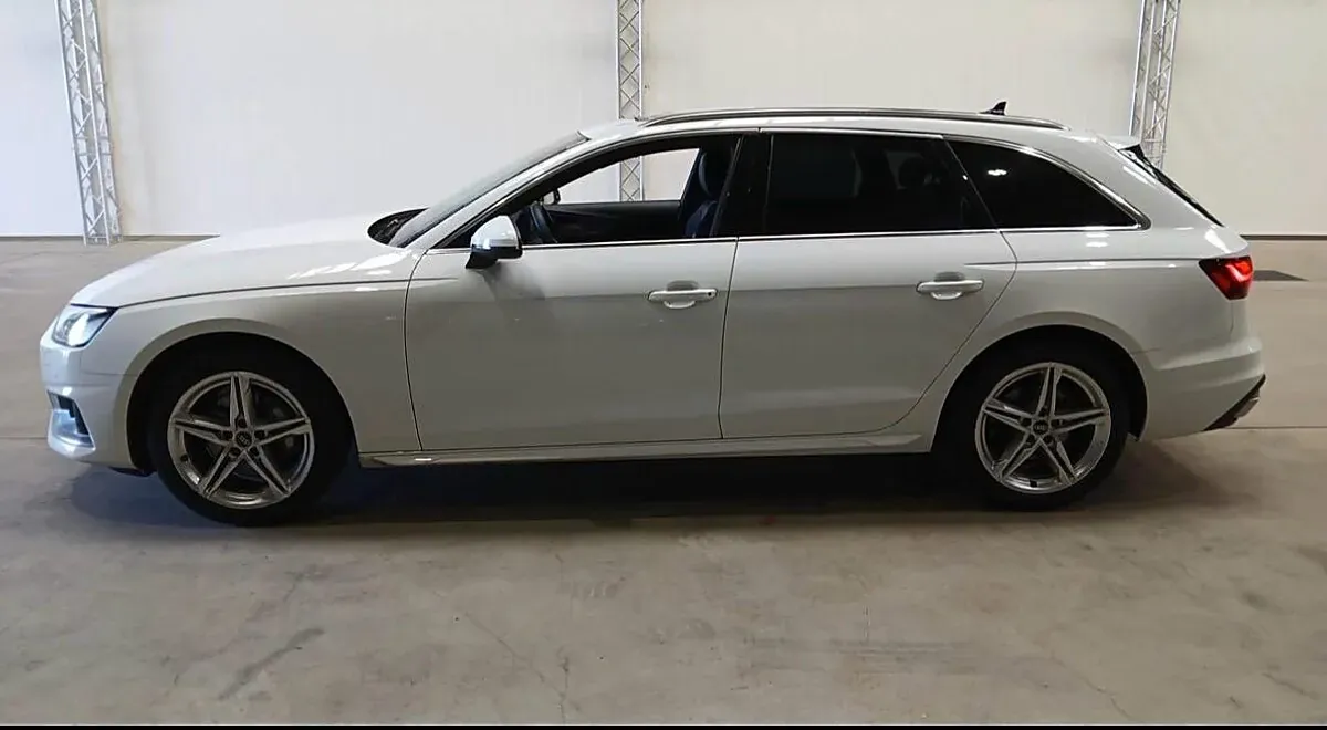 Audi A4 2023 photo 3