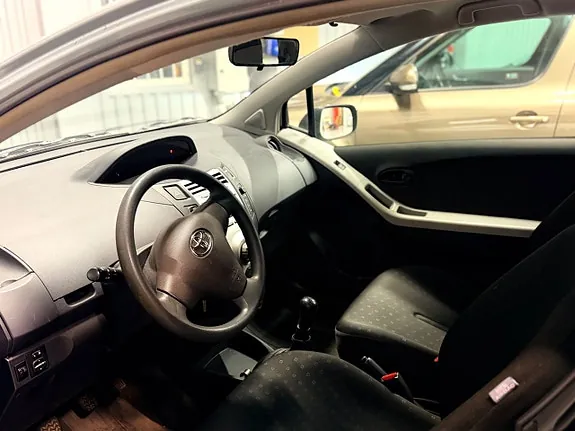 Toyota Yaris 2006 photo 3