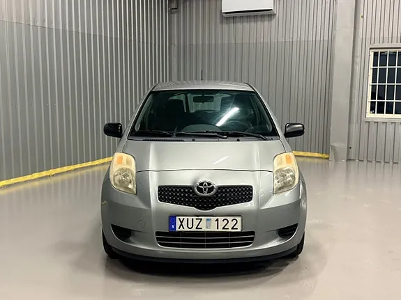 Toyota Yaris 2006 photo 2