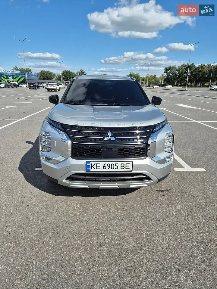 Mitsubishi Outlander 2022 photo 4