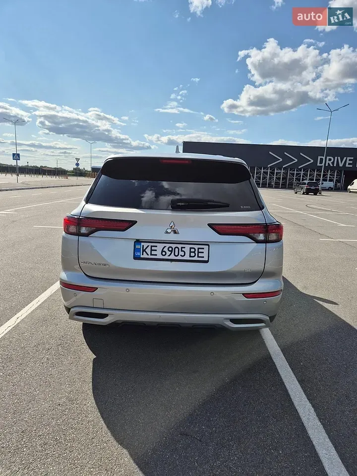 Mitsubishi Outlander 2022 photo 5