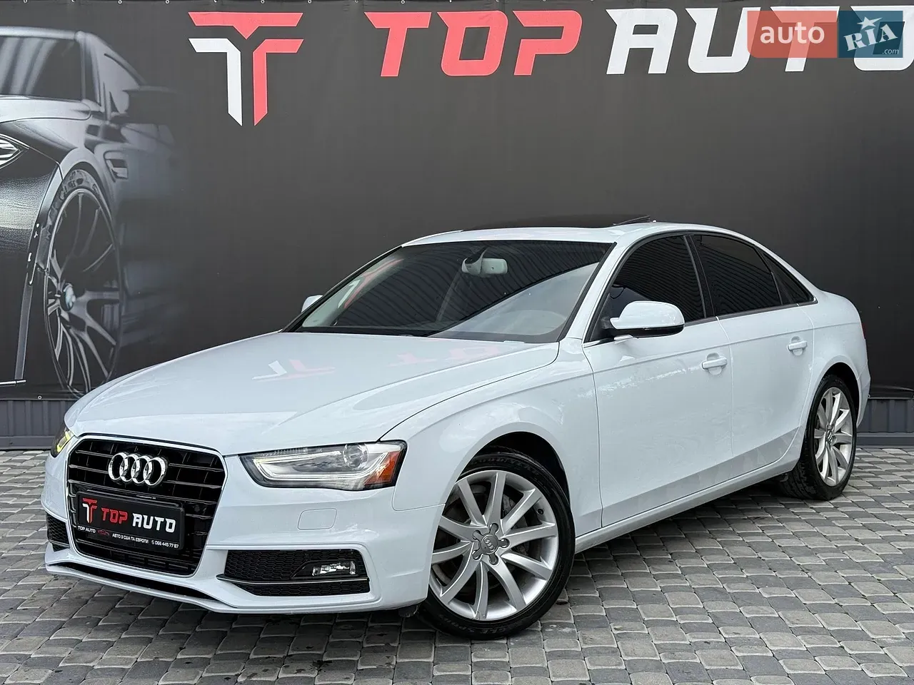 Audi A4 2013 photo 2