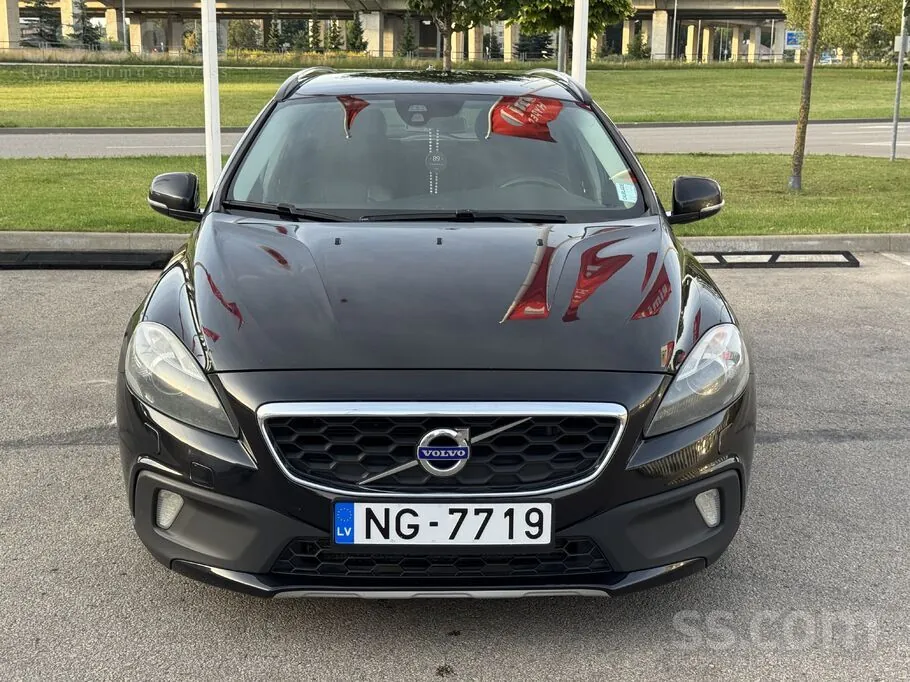 Volvo V40 2013 photo 2