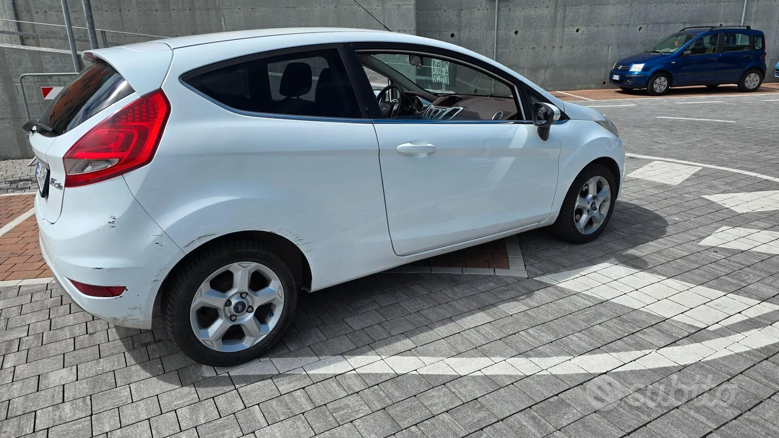 Ford Fiesta 2010 photo 3