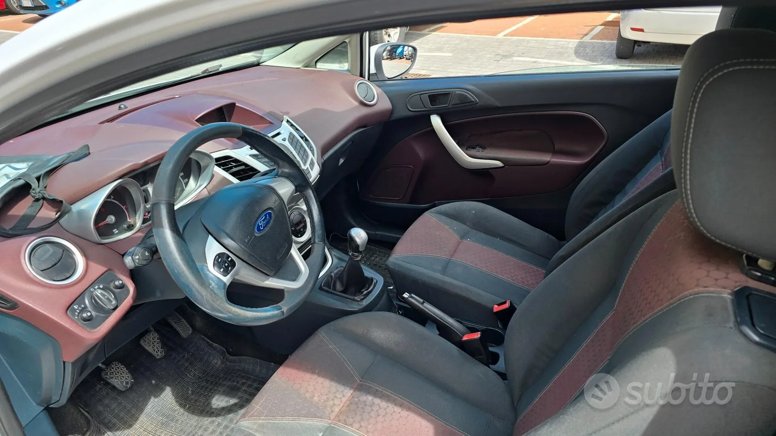 Ford Fiesta 2010 photo 5