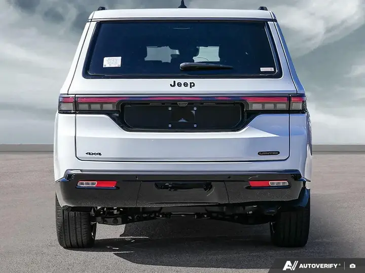 Jeep Grand Wagoneer 2027 photo 5