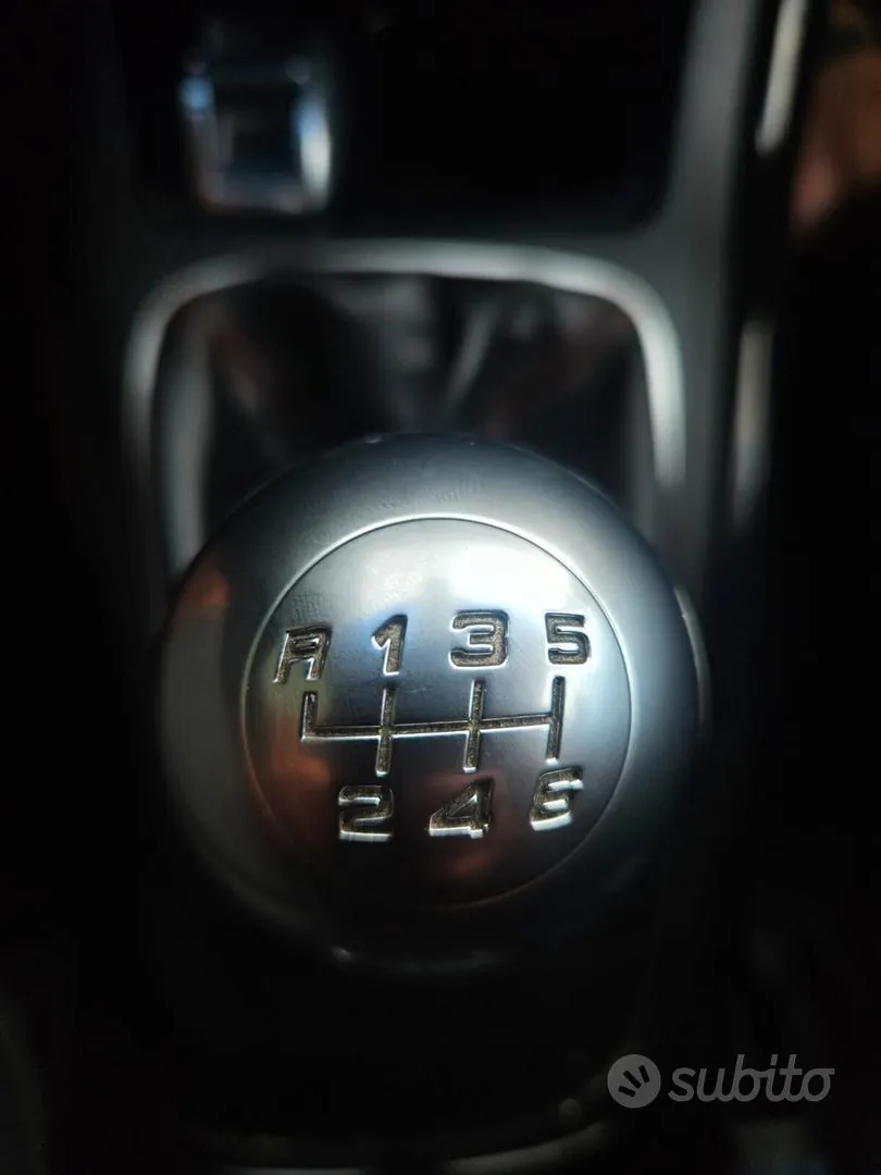Alfa Romeo Giulietta 2011 photo 3