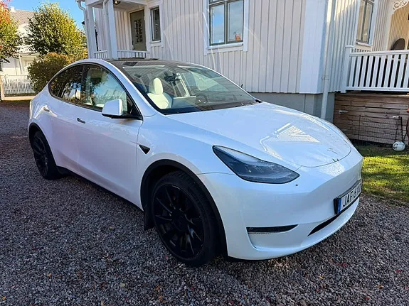 Tesla Model Y 2023 photo 4