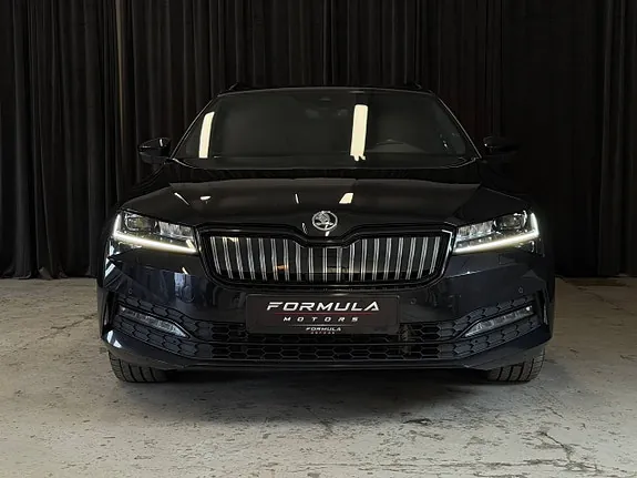 Skoda Superb 2023 photo 2