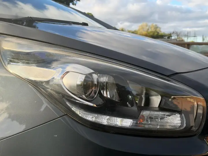 Kia Carens 2015 photo 4