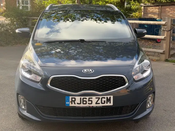 Kia Carens 2015 photo 2