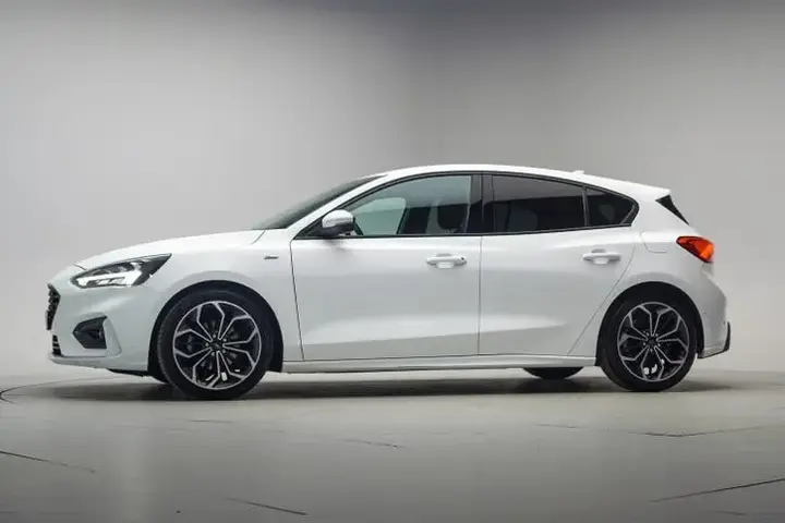 Ford Focus 2019 photo 2