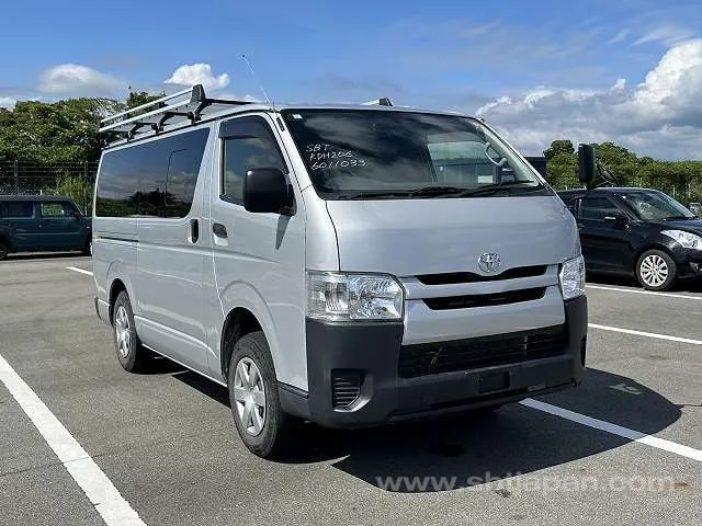 Toyota Regiusace Van