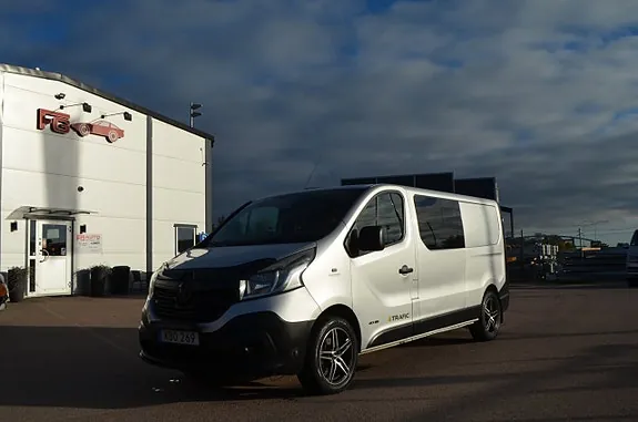 Renault Trafic 2015 photo 2