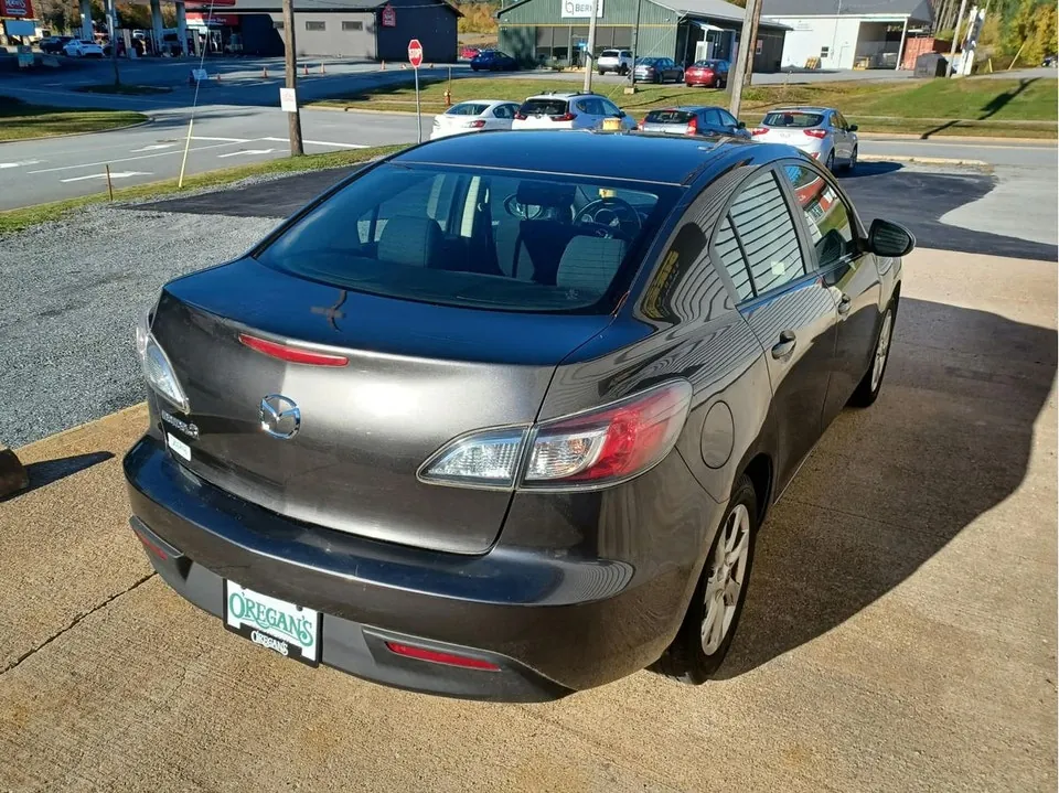 Mazda Mazda 3 2011 photo 5