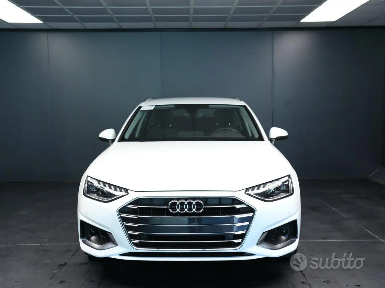 Audi A4 Avant 2023 photo 2
