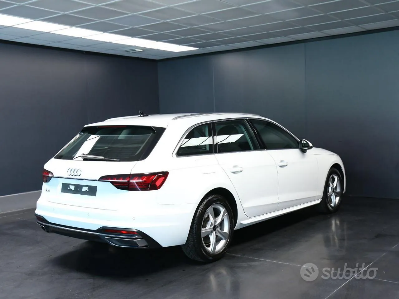 Audi A4 Avant 2023 photo 3