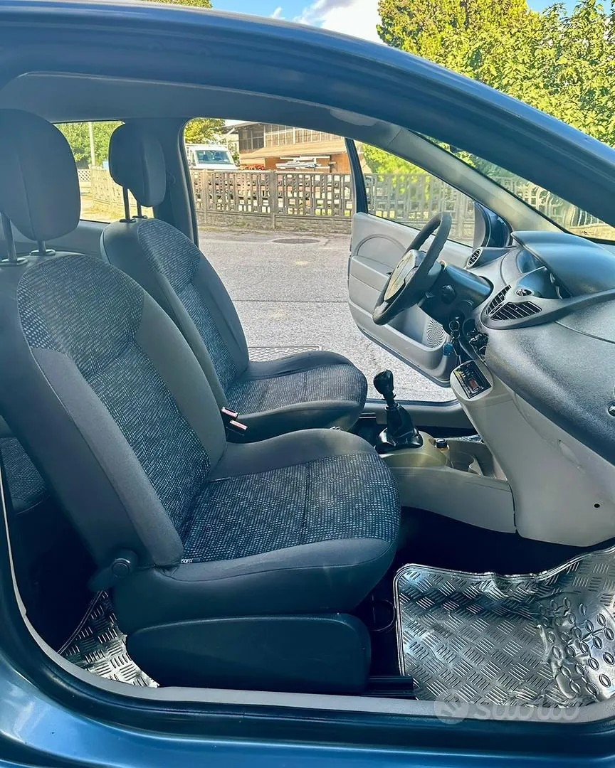 Renault Twingo 2011 photo 5