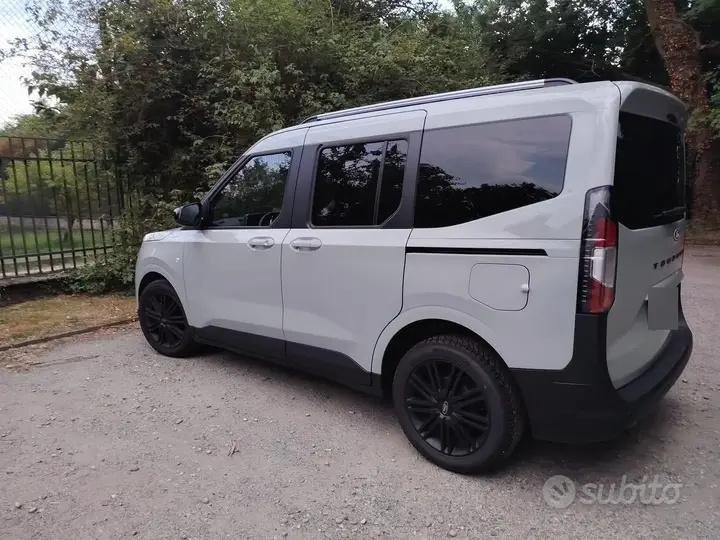 Ford Tourneo Courier 2025 photo 2