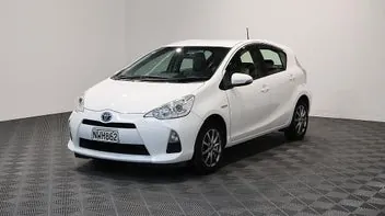 Toyota Aqua 2014 photo 4