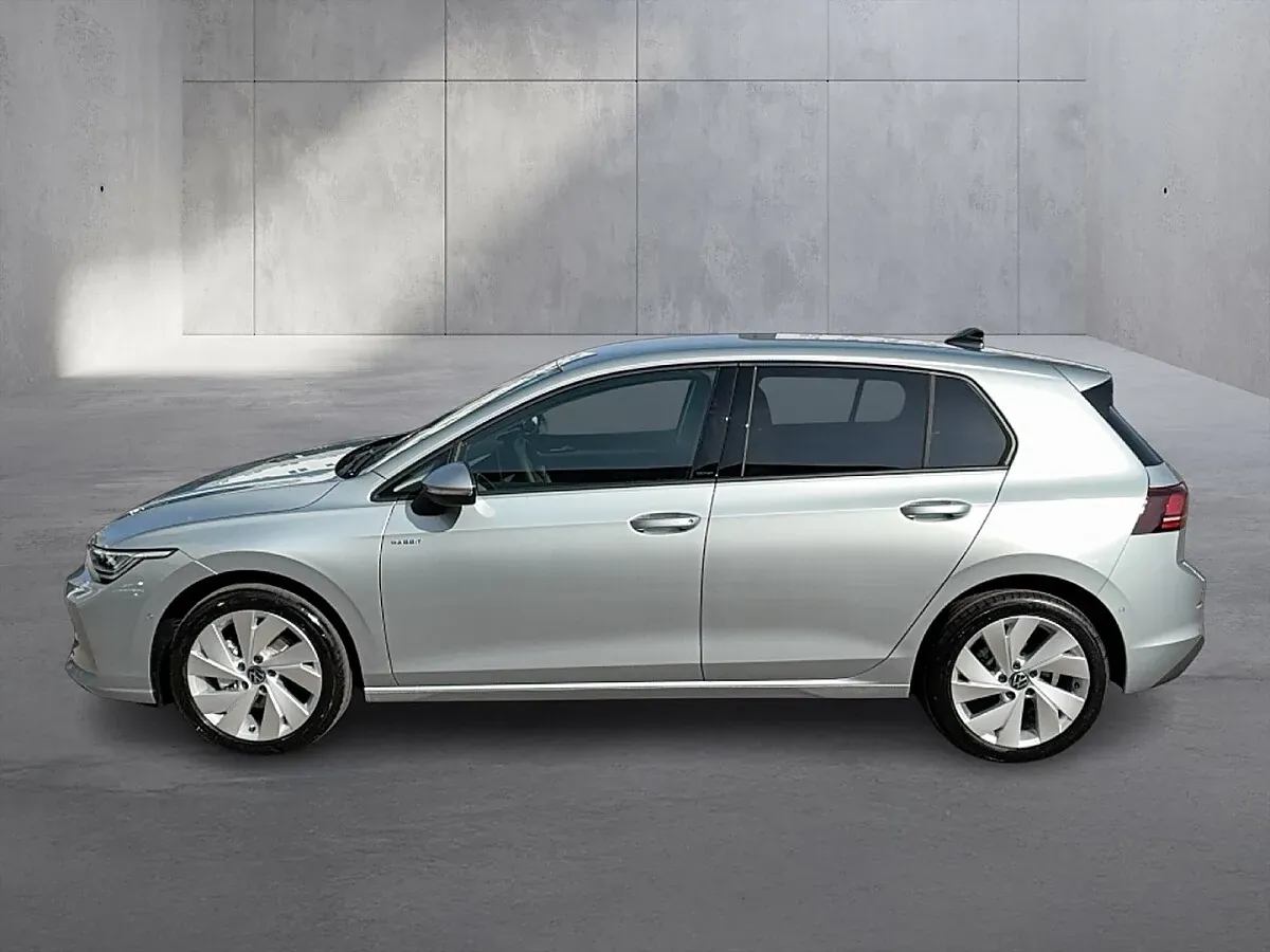 Volkswagen Golf 2026 photo 2