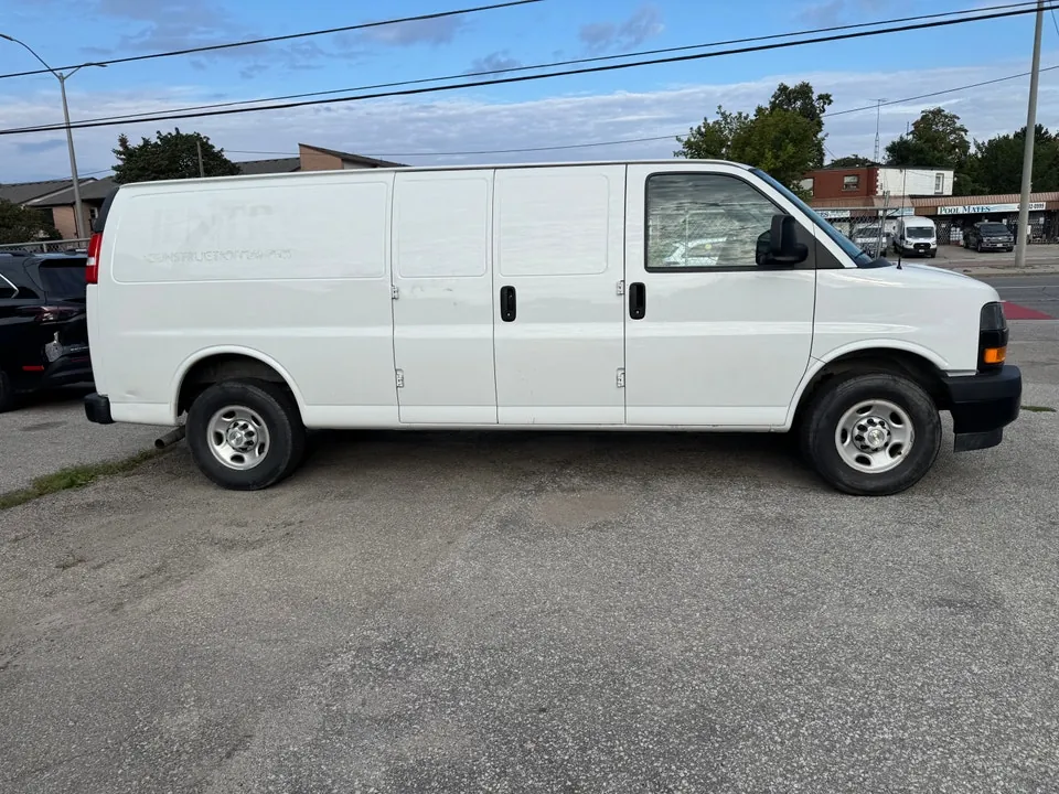 Chevrolet Express 2023 photo 4