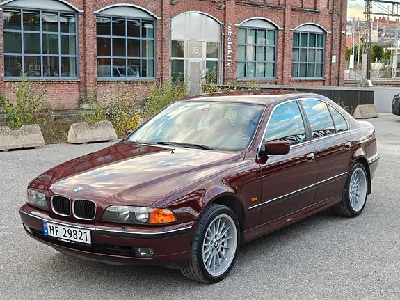 BMW 523I