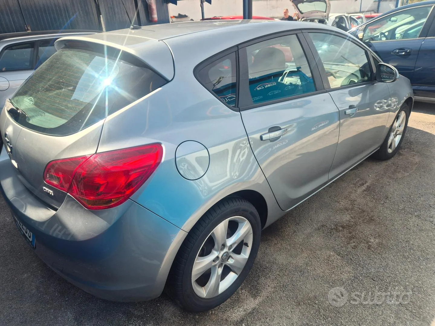 Opel Astra 2011 photo 4